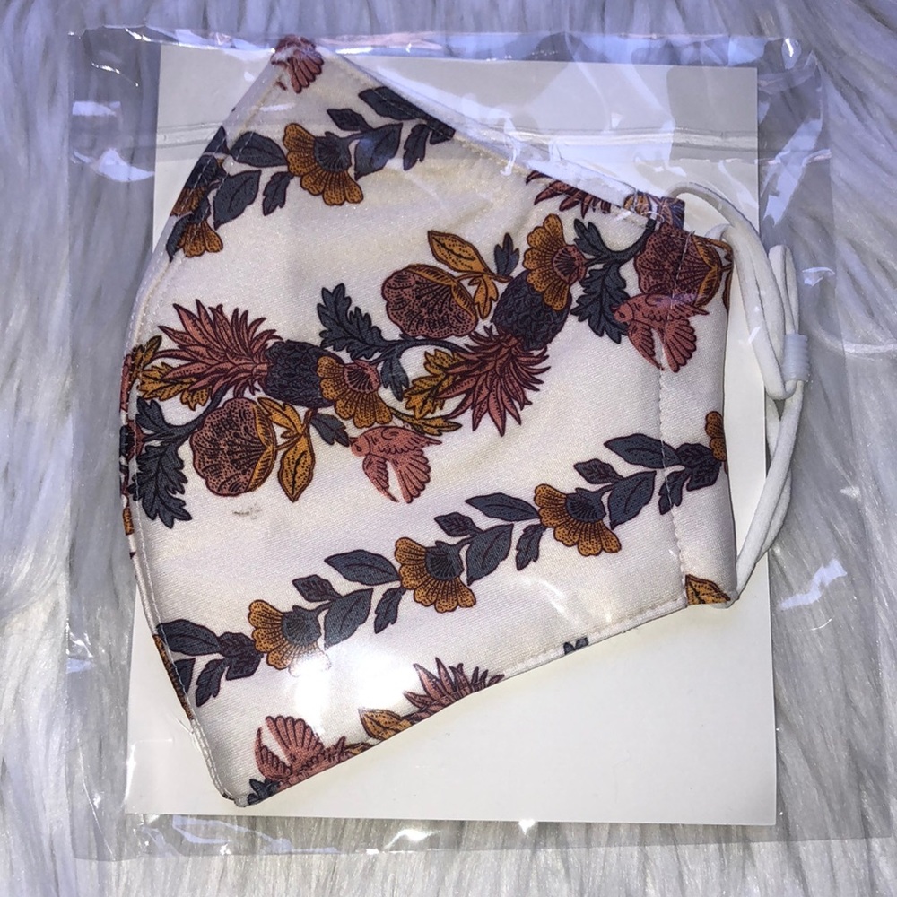 TORY BURCH Face mask NWT